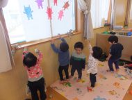 今日のおりおん(1歳児)の紙遊び