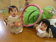 園生活に慣れてきたおーろら（0歳児）の子ども達