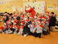 はやぶさ保育園恒例のクリスマス会